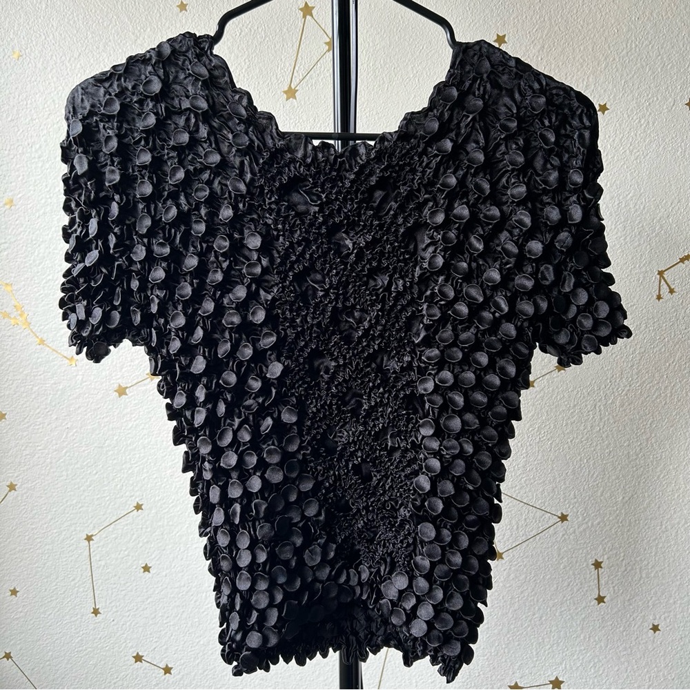 Vintage 90s/Y2K Black Short-Sleeve Popcorn Style Stretchy Tank Top